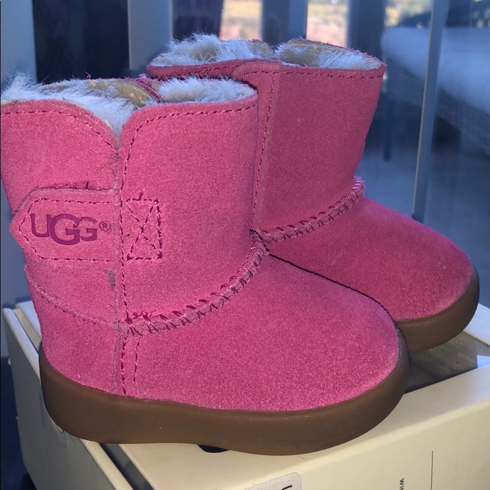 Baby uggs - Picture 2 of 3